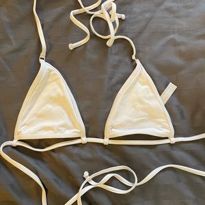 Minimale Animale Cut Out Bikini Top